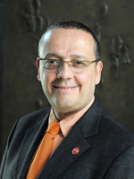 Dr. Marcos Espinal