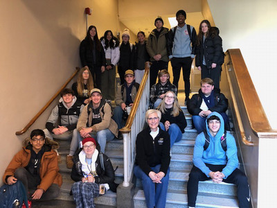 EXPL 10100 class picture with instructor