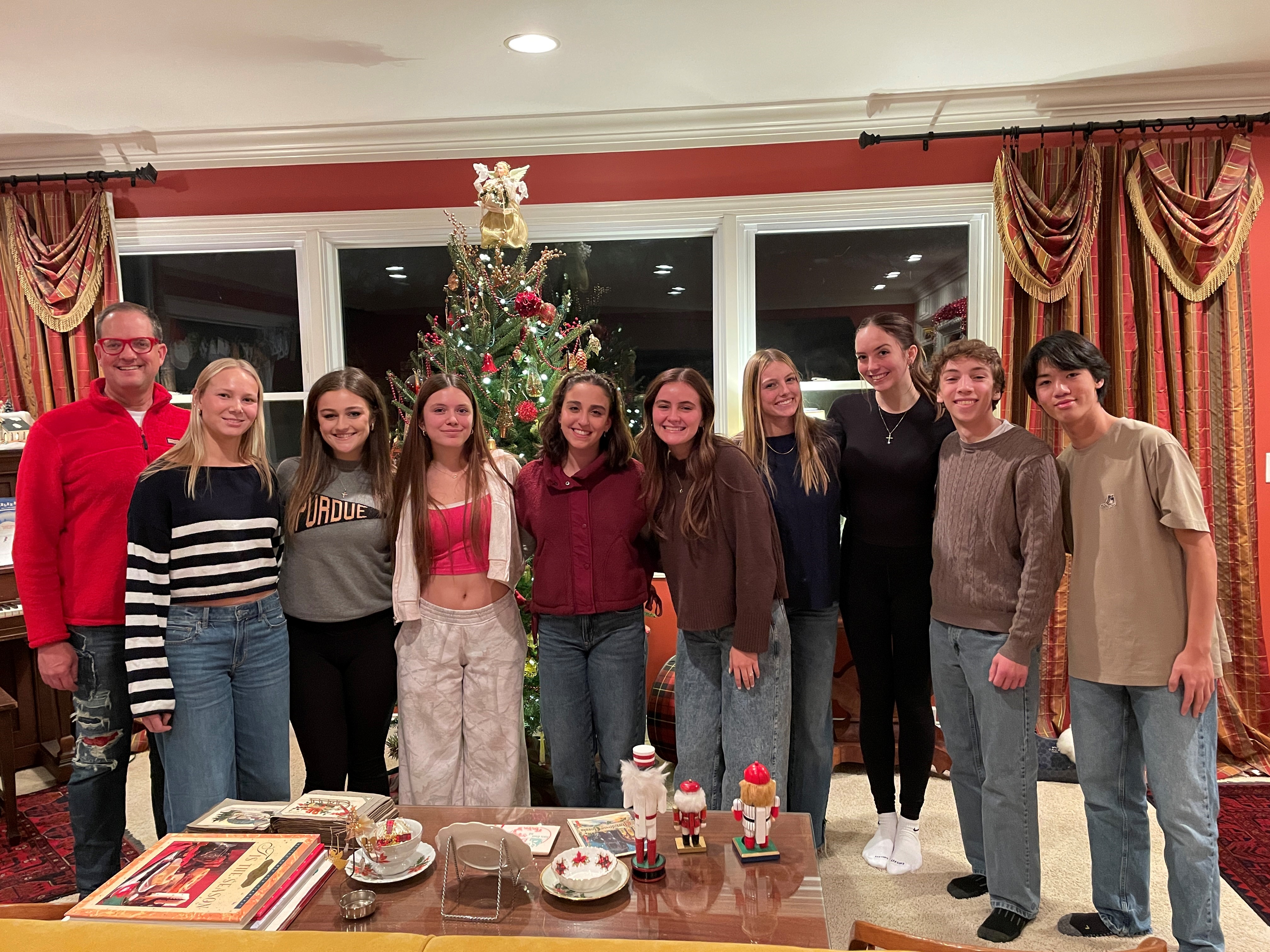 WTC LC students at a professor's house for dinner