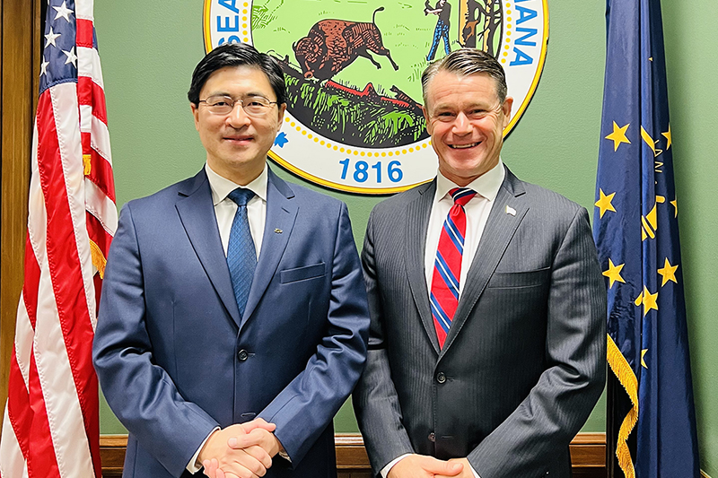 President Mung Chiang and Sen. Todd Young